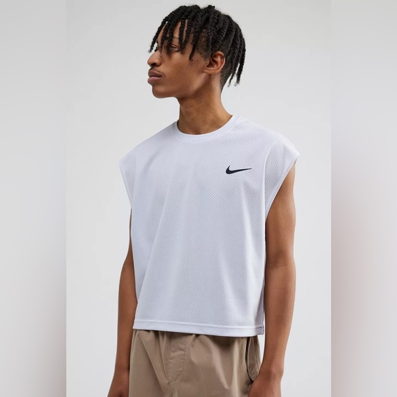 NWT Nike UO Exclusive Cropped Swim Shirt - Picture 4 of 6